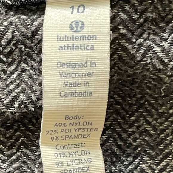 #103, Lululemon gray/ black tweed long sleeve 3/4 zip pullover top, size 10 - Picture 5 of 5